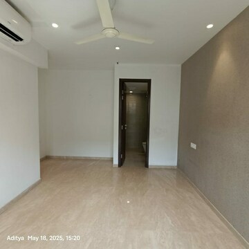 Room in 2 BHK Apartment at Hiranandani Castle Rock, Powai – for Sale