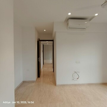 Room in 2 BHK Apartment at Hiranandani Castle Rock, Powai – for Rent