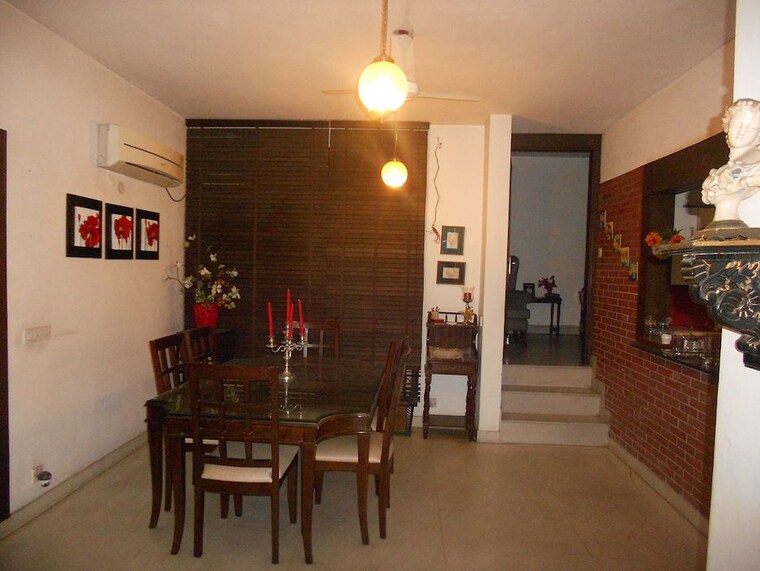 Living Room, saket 3 Bedroom 250 Sq.Yd. Builder Floor In Saket Delhi 8972845