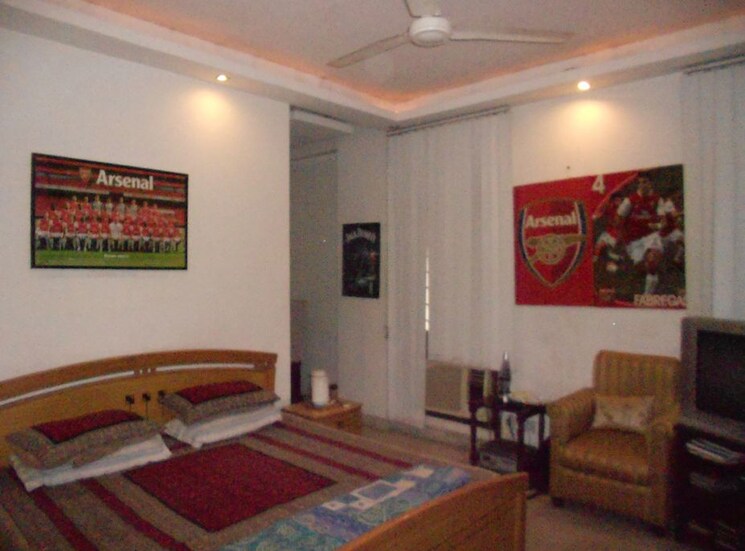Bedroom, saket 3 Bedroom 250 Sq.Yd. Builder Floor In Saket Delhi 8972845