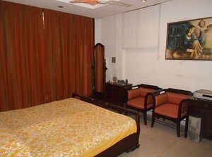 Bedroom in 3 BHK Builder Floor at Saket – for Sale