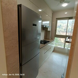 Room in 2 BHK Apartment at Hiranandani Castle Rock, Powai – for Sale