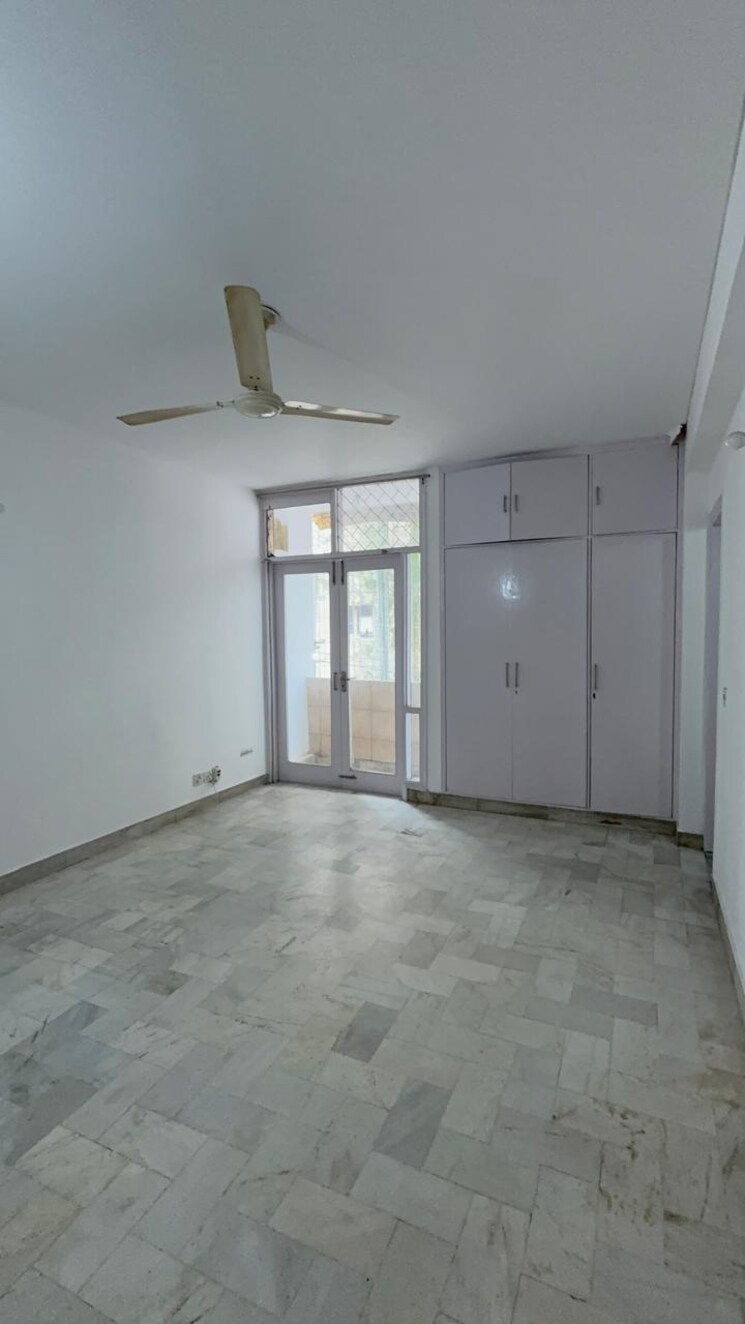 Room, greater kailash ii 3 Bedroom 2000 Sq.Ft. Builder Floor In Greater Kailash ii Delhi 8972857