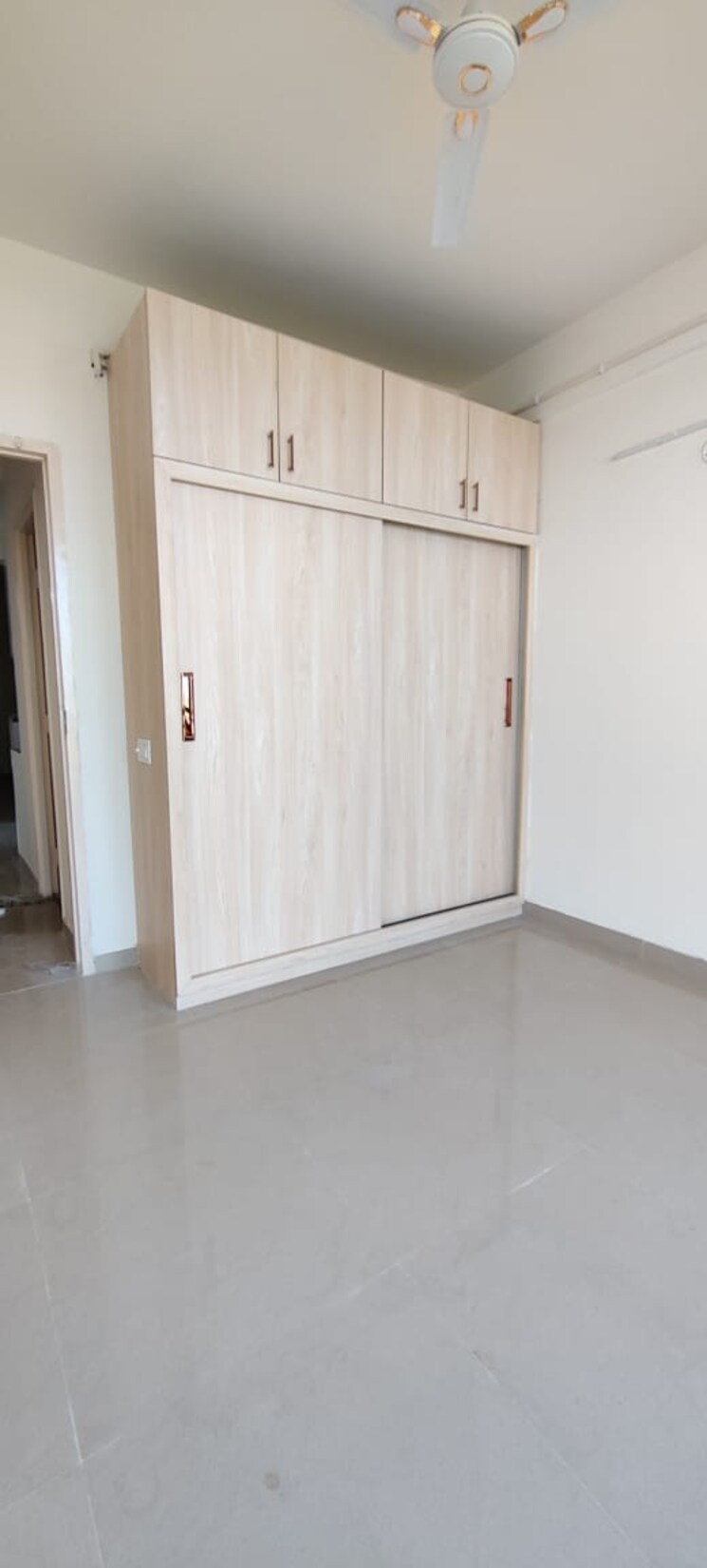 Room, rof-aalayas-phase-2 3 Bedroom 645 Sq.Ft. Apartment In Sector 102 Gurgaon 8972869
