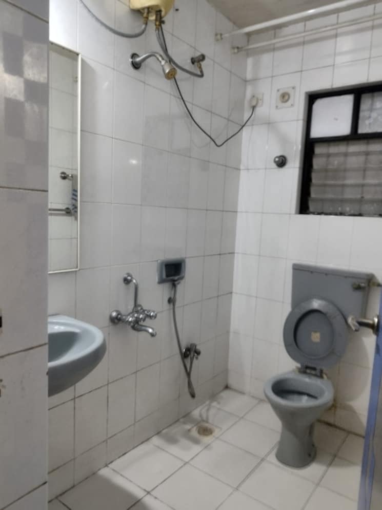 Attached Bathroom, law college road 2 Bedroom 1000 Sq.Ft. Apartment In Law College Road Pune 8972873