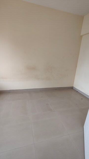 Room in 1 BHK Apartment at JP Decks, Goregaon East – for Rent