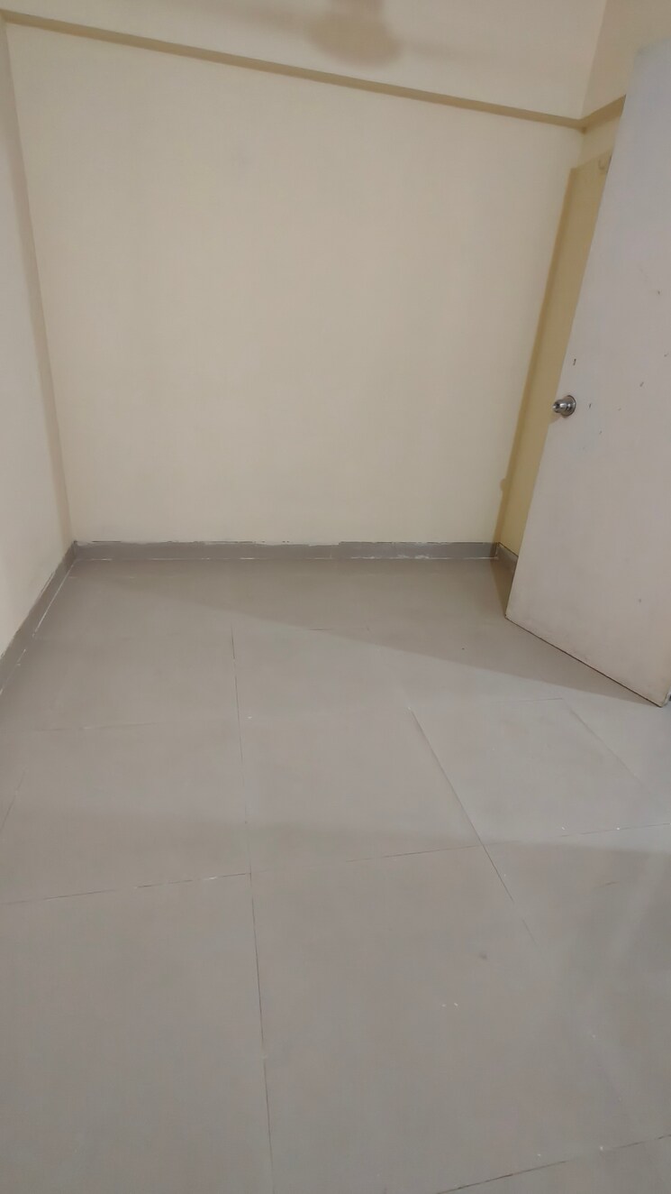 Room, jp-decks 1 RK 380 Sq.Ft. Apartment In Goregaon East Mumbai 8972884