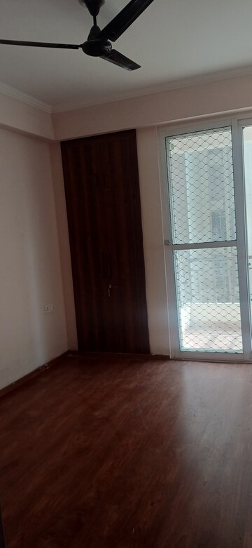 2 BHK Apartment For Rent in Amrapali Golf Homes, Sector 4 Greater Noida