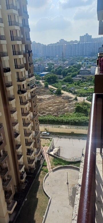 Balcony in 2 BHK Apartment at Amrapali Golf Homes, Sector 4 Greater Noida – for Rent