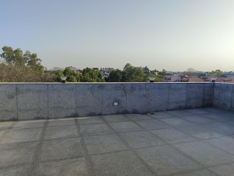 Team Area, safdarjung enclave 4 Bedroom 2500 Sq.Ft. Builder Floor In Safdarjung Enclave Delhi 8972902