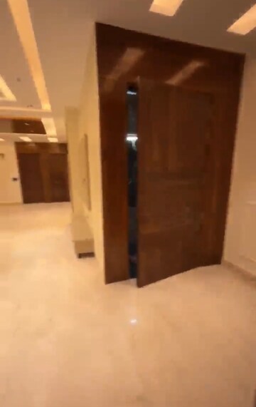 Furnished Amenities in 4 BHK Builder Floor at Indrapuram – for Sale