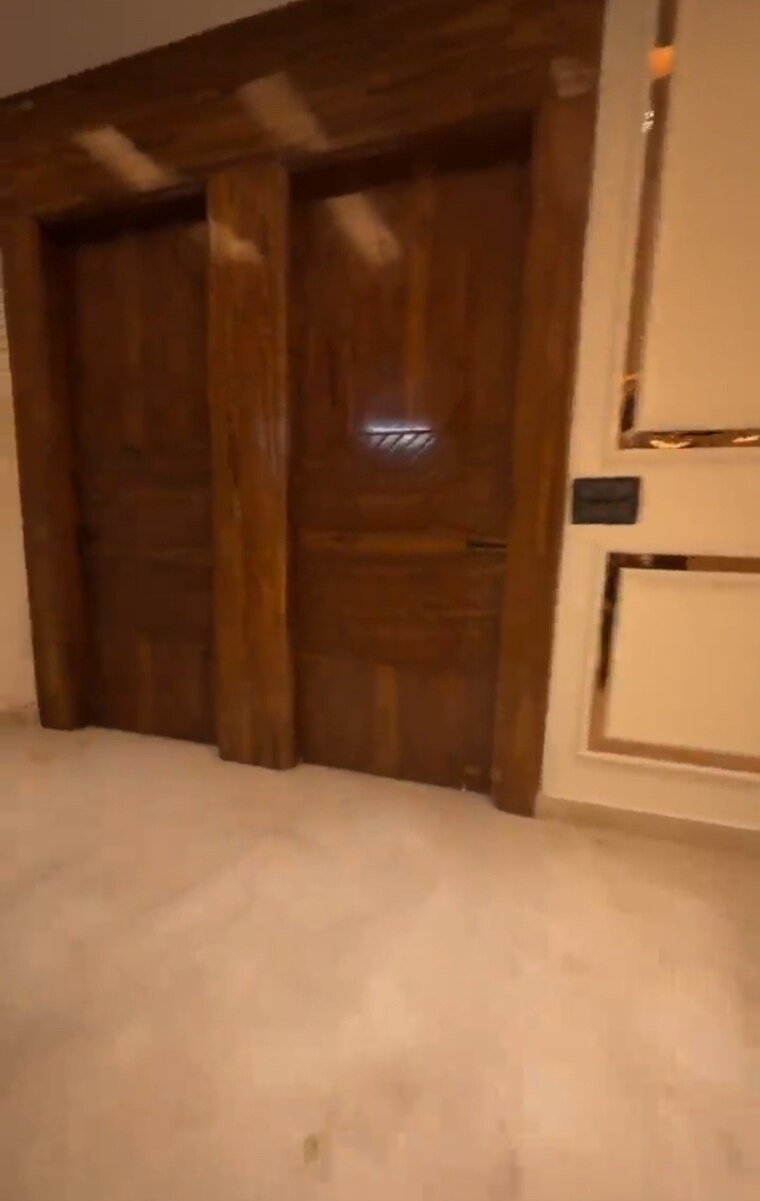 Room, indrapuram 4 Bedroom 220 Sq.Mt. Builder Floor In Indrapuram Ghaziabad 8972914