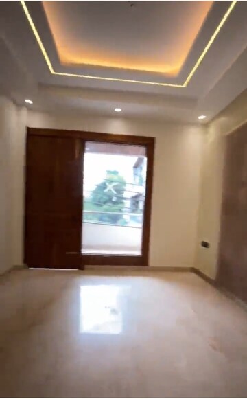 Room in 4 BHK Builder Floor at Indrapuram – for Sale
