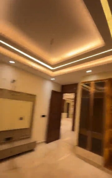 Building Lobby in 4 BHK Builder Floor at Indrapuram – for Sale