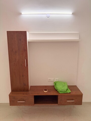 Furnished Amenities in 3 BHK Apartment at Smart World Orchard, Sector 61 – for Rent