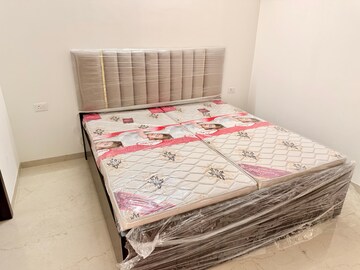 Bedroom in 3 BHK Apartment at Smart World Orchard, Sector 61 – for Rent