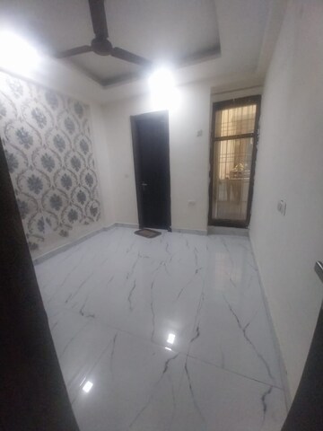 Room in 2 BHK Builder Floor at Lucky The Palm Valley, Sector 1 Greater Noida – for Rent