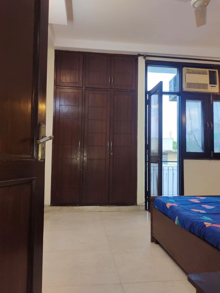 Room, greater kailash i 4 Bedroom 3000 Sq.Ft. Builder Floor In Greater Kailash I Delhi 8972925