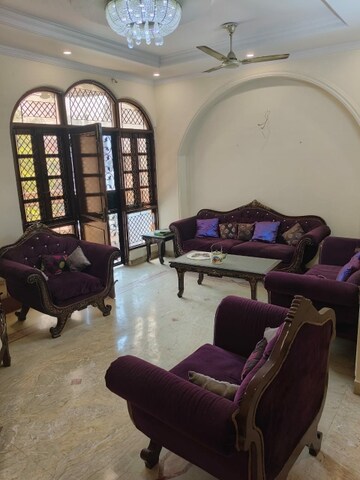 Team Area in 3.5 BHK Builder Floor at Kirti Nagar – for Rent