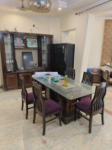 Team Area in 3.5 BHK Builder Floor at Kirti Nagar – for Rent