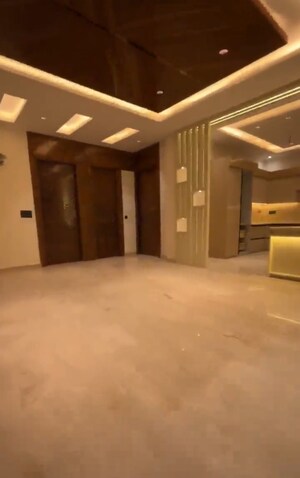 Room in 4 BHK Apartment at Indrapuram – for Sale