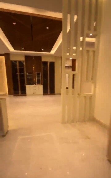 Room in 4 BHK Apartment at Indrapuram – for Sale