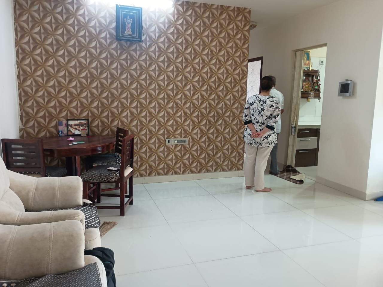 2 BHK + Servant Room Apartment For Rent in MM Spectra