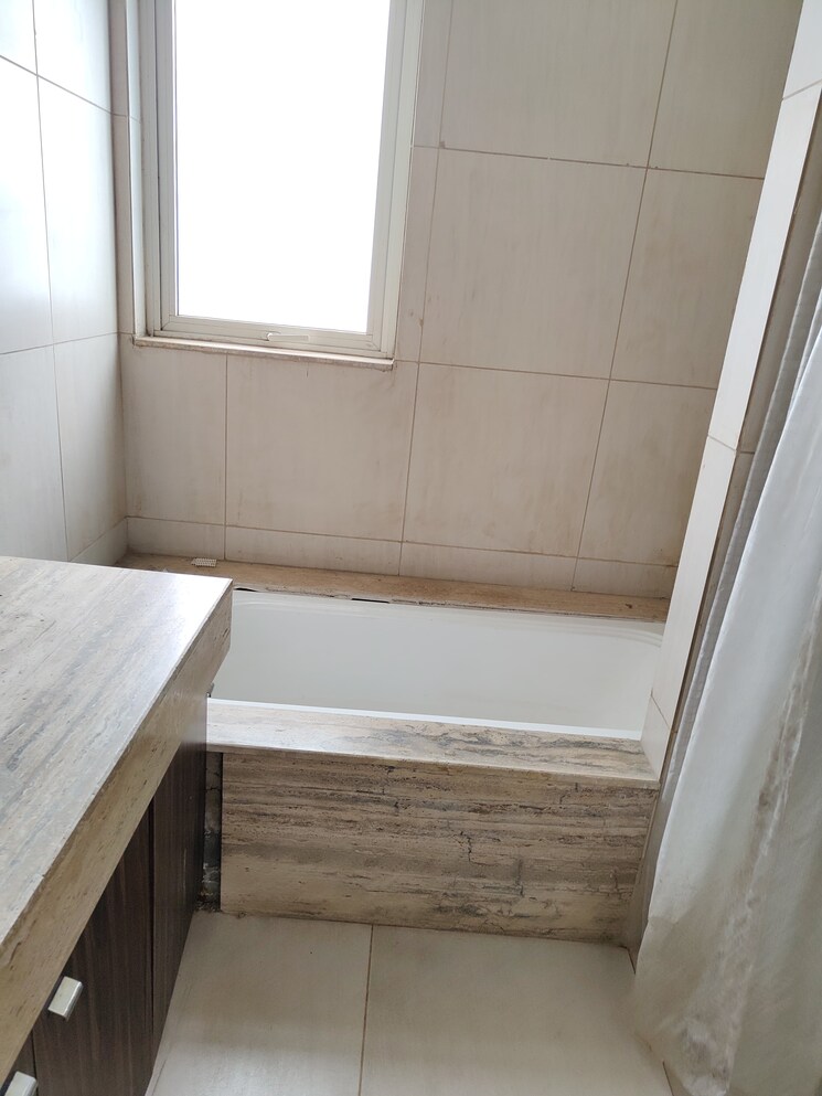 Balcony, tulip-yellow 3 Bedroom 1704 Sq.Ft. Apartment In Sector 69 Gurgaon 8972951