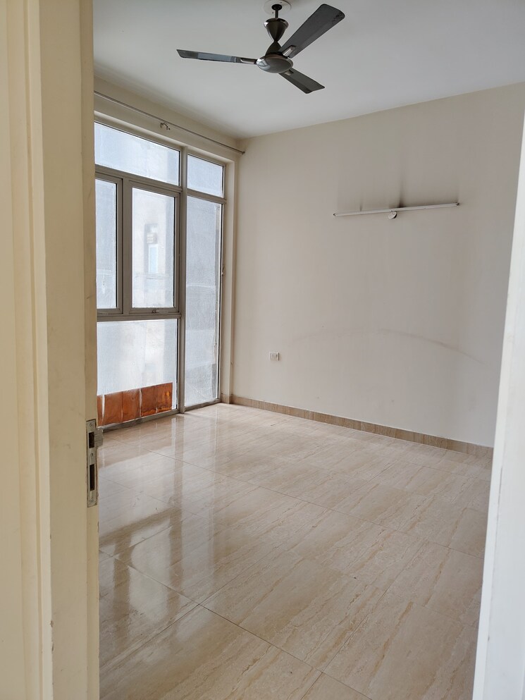 Room, tulip-yellow 3 Bedroom 1704 Sq.Ft. Apartment In Sector 69 Gurgaon 8972951