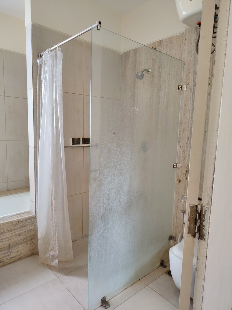 Bathroom, tulip-yellow 3 Bedroom 1704 Sq.Ft. Apartment In Sector 69 Gurgaon 8972951