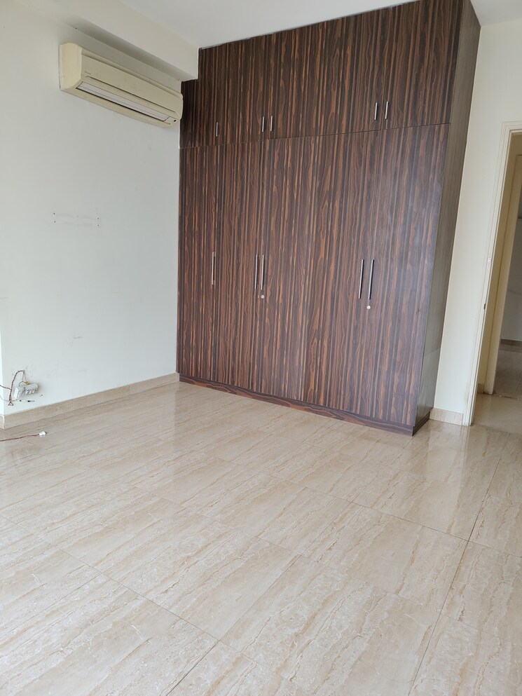 Room, tulip-yellow 3 Bedroom 1704 Sq.Ft. Apartment In Sector 69 Gurgaon 8972951