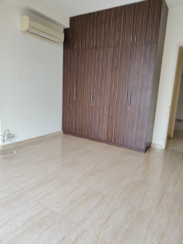 Room, tulip-yellow 3 Bedroom 1704 Sq.Ft. Apartment In Sector 69 Gurgaon 8972951