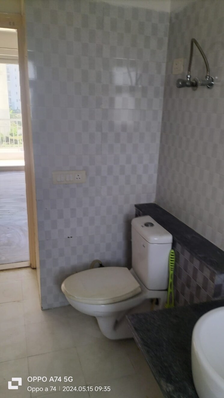 Bathroom, tulip-yellow 3 Bedroom 1704 Sq.Ft. Apartment In Sector 69 Gurgaon 8972951