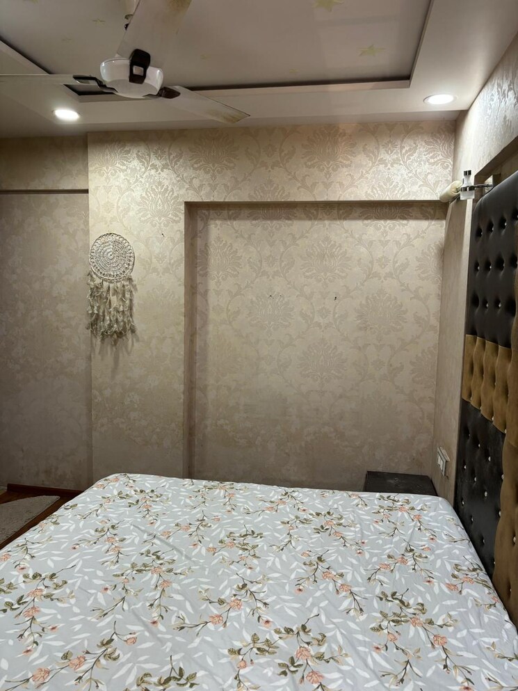 Bedroom, juhu-abhishek-chs-ltd 1 Bedroom 500 Sq.Ft. Apartment In Andheri West Mumbai 8972954