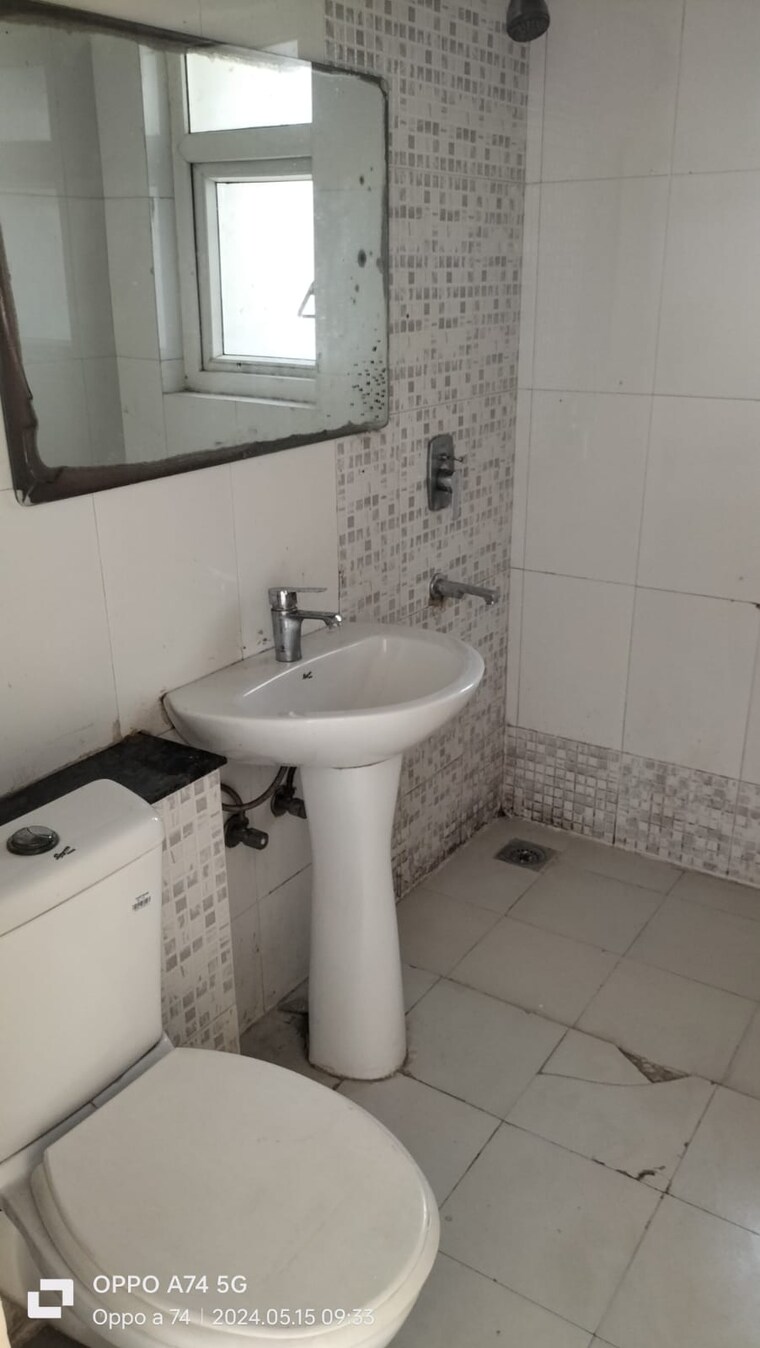 Bathroom, tulip-yellow 3 Bedroom 1704 Sq.Ft. Apartment In Sector 69 Gurgaon 8972951