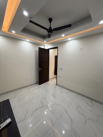 Room in 2 BHK Builder Floor at Kalkaji – for Rent