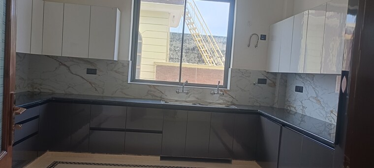 Kitchen, sector 50 6+ Bedroom 350 Sq.Yd. Villa In Sector 50 Noida 8972956