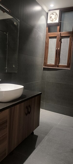 Bathroom in 6+ BHK Villa at Sector 50 – for Sale