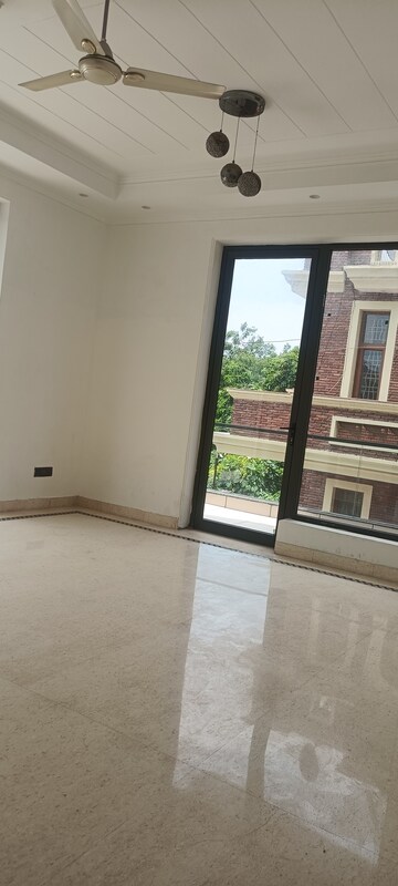 Room in 6+ BHK Villa at Sector 50 – for Sale