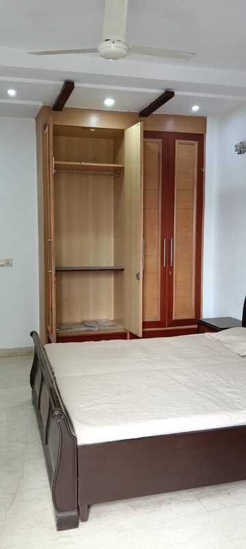 Room in 3 BHK Builder Floor at Boutique Residential Apartment, Greater Kailash I – for Rent