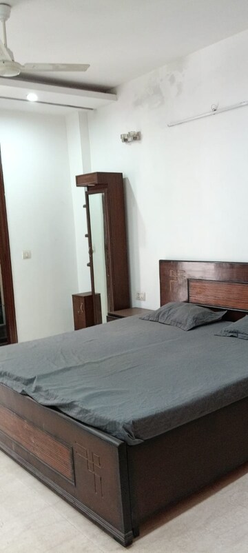 Room in 3 BHK Builder Floor at Boutique Residential Apartment, Greater Kailash I – for Rent