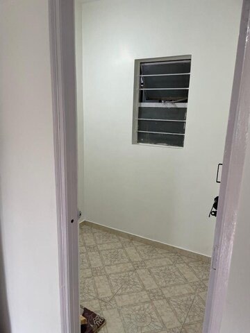 Room in 1.5 BHK Apartment at Makwana & Sons Sahawas Society, Karve Nagar – for Rent