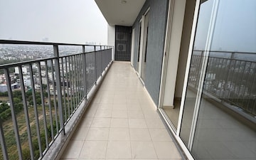2.5 BHK Apartment For Rent in Lotus Panache, Sector 110