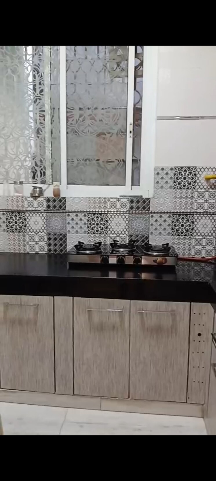 Kitchen, east-of-kailash-block-b-rwa 3 Bedroom 250 Sq.Yd. Builder Floor In East Of Kailash Delhi 8972996