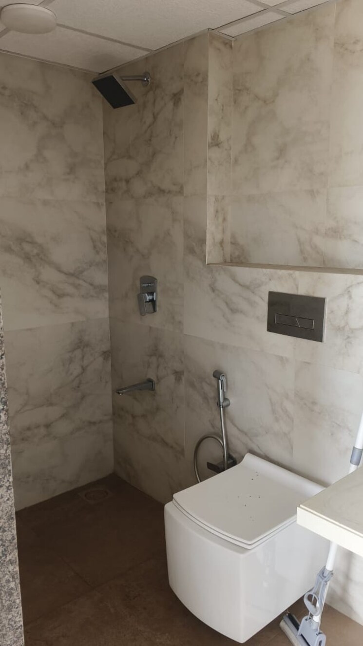 Bathroom, kanakia-silicon-valley 2 Bedroom 727 Sq.Ft. Apartment In Powai Mumbai 8973029