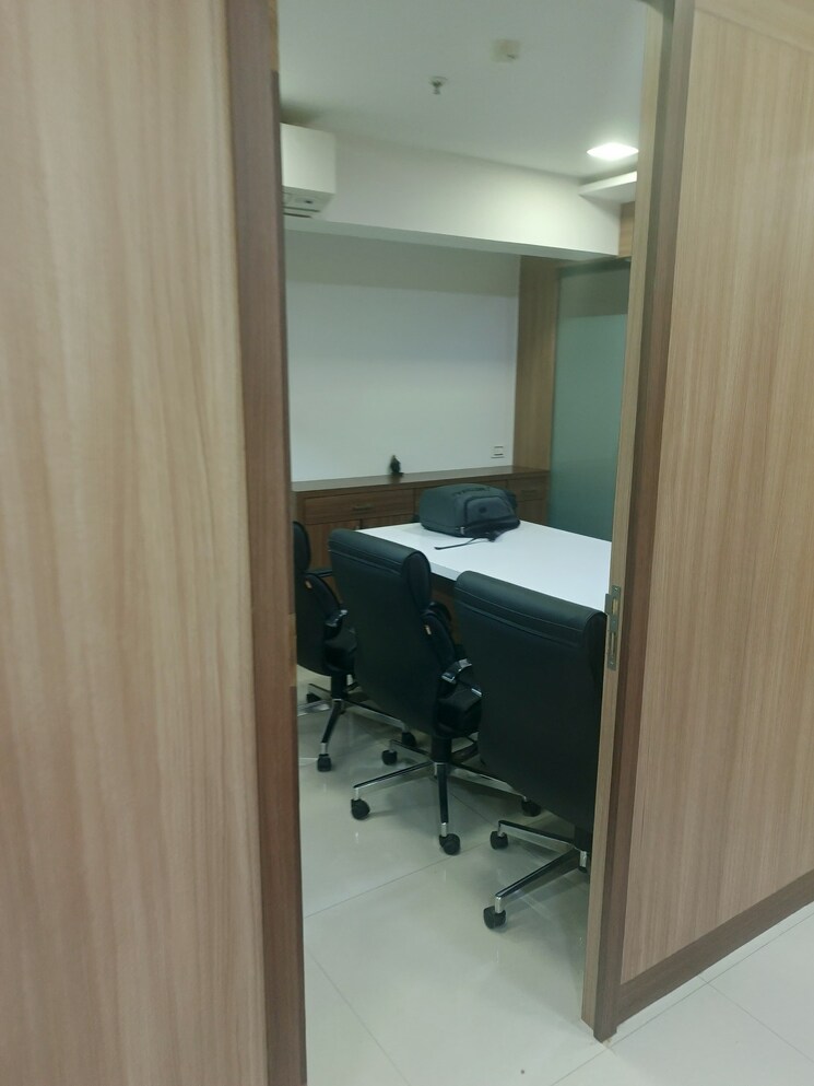 Room, sahar-plaza Commercial Office Space 1500 Sq.Ft. In Andheri East Mumbai 8973040
