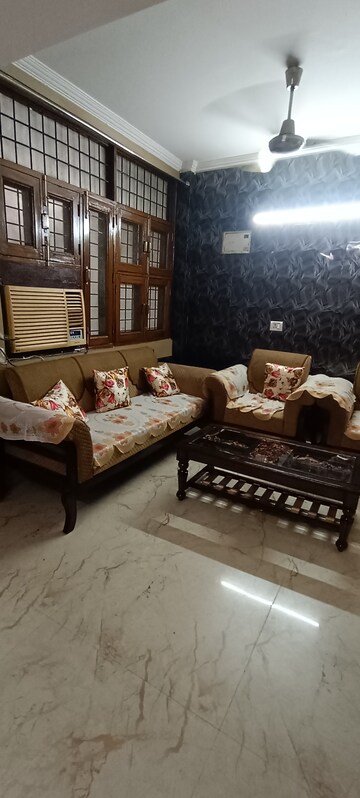 Bedroom in 1.5 BHK Builder Floor at Chittaranjan Park – for Rent
