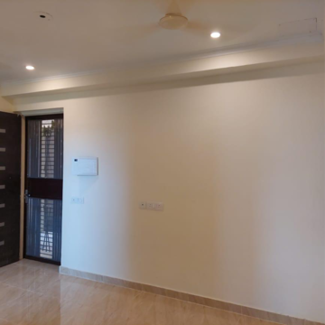 Room in 2 BHK Apartment at Gaur Yamuna City Plot, Gaur Yamuna City – for Rent