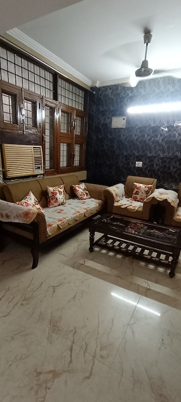 Bedroom in 1.5 BHK Builder Floor at Chittaranjan Park – for Rent