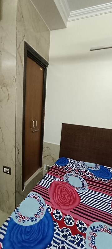 Bedroom in 1.5 BHK Builder Floor at Chittaranjan Park – for Rent